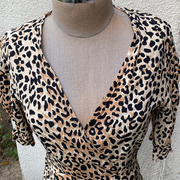 NWOT Faithfull The Brand Abbey The Wrap dress w/ elastic sleeves & sash tie - Picture 4 of 14